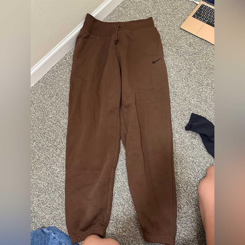 Nike high rise sweatpants